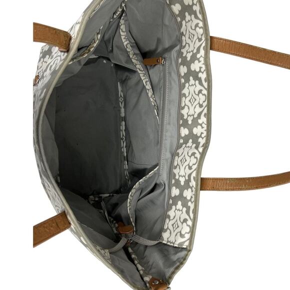 Petunia Pickle Bottom Downtown Tote – Breakfast in Berkshire Diaper Bag - Picture 4 of 7